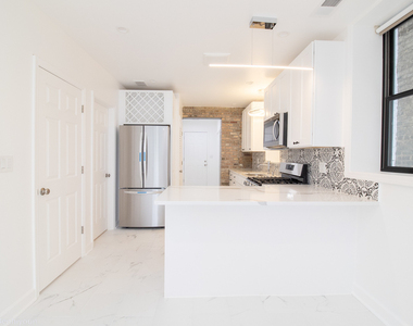 1101 N Christiana Avenue - Photo Thumbnail 8