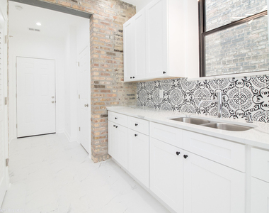 1101 N Christiana Avenue - Photo Thumbnail 5