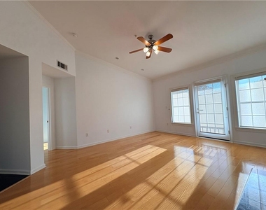 3275 Lenox Road Ne - Photo Thumbnail 4