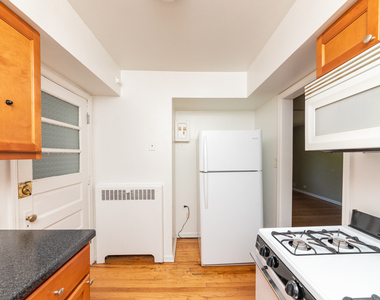 233 Custer Avenue - Photo Thumbnail 3