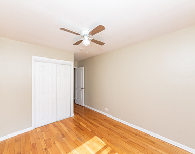 233 Custer Avenue - Photo Thumbnail 4