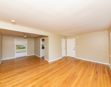 233 Custer Avenue - Photo Thumbnail 2