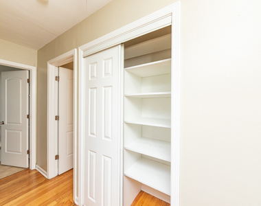 233 Custer Avenue - Photo Thumbnail 10