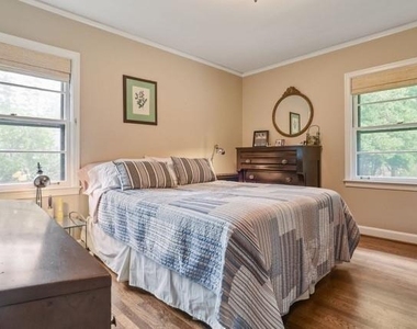 571 Wimbledon Road Ne - Photo Thumbnail 16
