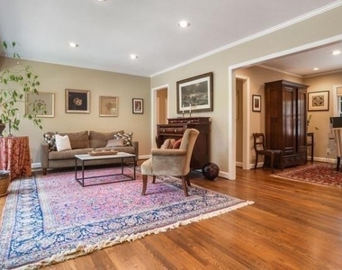 571 Wimbledon Road Ne - Photo Thumbnail 9