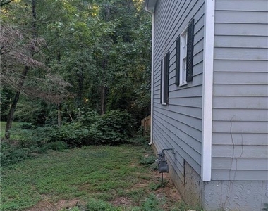 205 Shefield Place - Photo Thumbnail 28