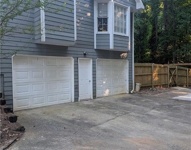 205 Shefield Place - Photo Thumbnail 1