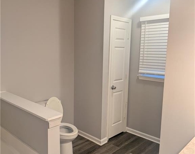 205 Shefield Place - Photo Thumbnail 12