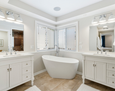 428 W Wellington Avenue - Photo Thumbnail 13