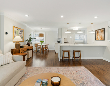 428 W Wellington Avenue - Photo Thumbnail 4