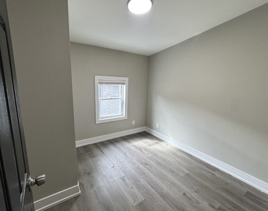2215 Rush Street - Photo Thumbnail 6
