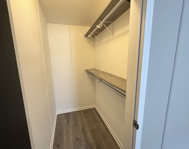 2215 Rush Street - Photo Thumbnail 8
