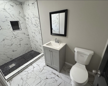 2215 Rush Street - Photo Thumbnail 15