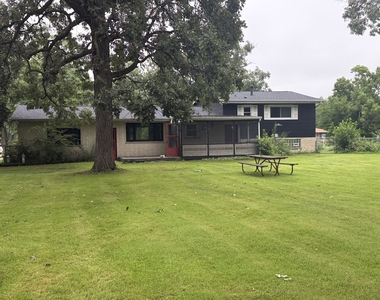 12838 Artesian Street - Photo Thumbnail 3
