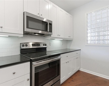 10 Perimeter Summit Boulevard Ne - Photo Thumbnail 7