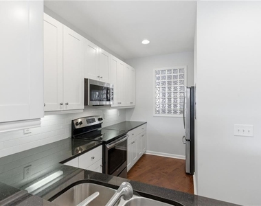 10 Perimeter Summit Boulevard Ne - Photo Thumbnail 13
