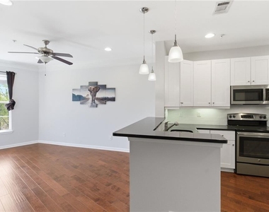 10 Perimeter Summit Boulevard Ne - Photo Thumbnail 2