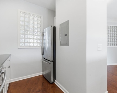 10 Perimeter Summit Boulevard Ne - Photo Thumbnail 15