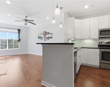 10 Perimeter Summit Boulevard Ne - Photo Thumbnail 1