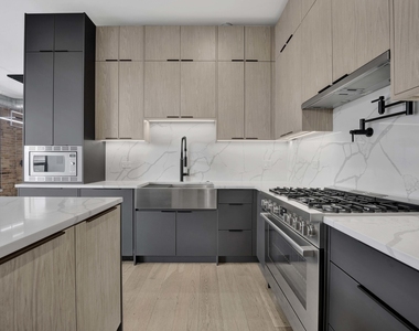 23 N Green Street - Photo Thumbnail 3