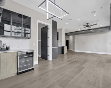 23 N Green Street - Photo Thumbnail 6