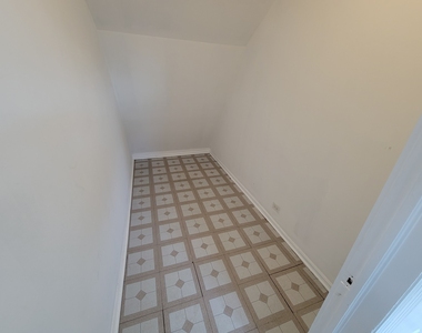4048 N Marmora Avenue - Photo Thumbnail 11