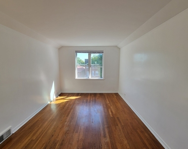 4048 N Marmora Avenue - Photo Thumbnail 2