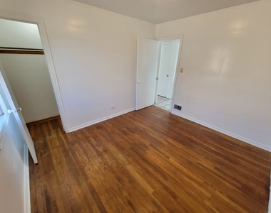4048 N Marmora Avenue - Photo Thumbnail 14