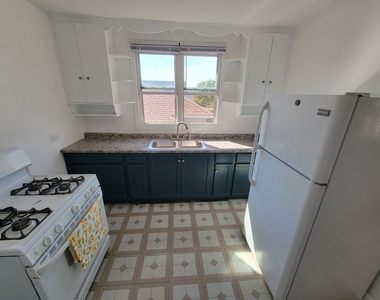 4048 N Marmora Avenue - Photo Thumbnail 10
