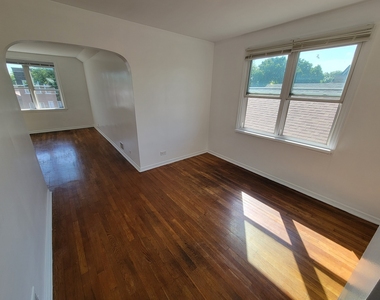 4048 N Marmora Avenue - Photo Thumbnail 8
