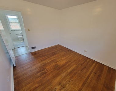 4048 N Marmora Avenue - Photo Thumbnail 15