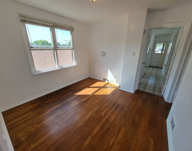 4048 N Marmora Avenue - Photo Thumbnail 6