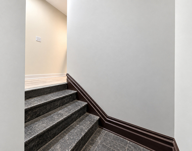 4118 S King Drive - Photo Thumbnail 3
