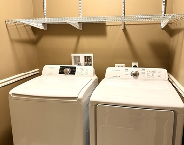 1282 Newport Circle - Photo Thumbnail 19