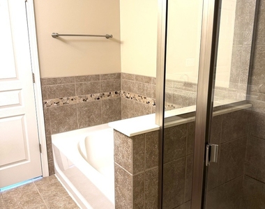 1282 Newport Circle - Photo Thumbnail 13