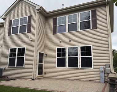 1282 Newport Circle - Photo Thumbnail 21