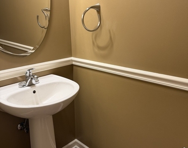 1282 Newport Circle - Photo Thumbnail 10