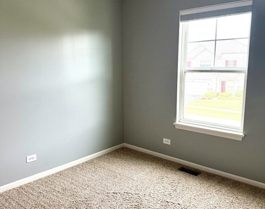 1282 Newport Circle - Photo Thumbnail 14