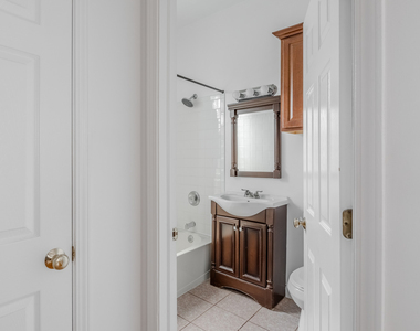 1470 W Huron Street - Photo Thumbnail 4