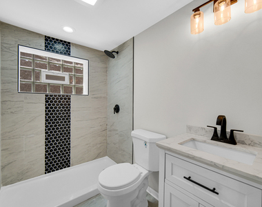15041 Irving Avenue - Photo Thumbnail 4
