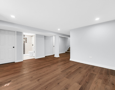 15041 Irving Avenue - Photo Thumbnail 9
