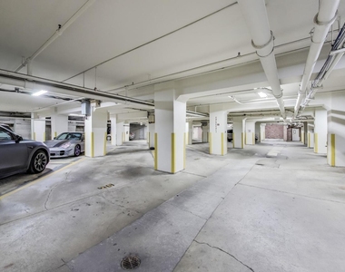 360 W Illinois Street - Photo Thumbnail 35