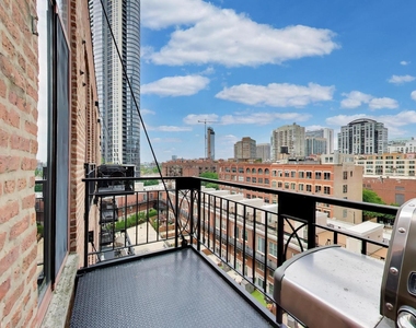 360 W Illinois Street - Photo Thumbnail 13