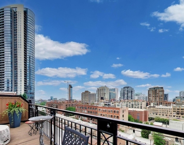 360 W Illinois Street - Photo Thumbnail 30