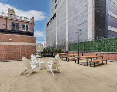 360 W Illinois Street - Photo Thumbnail 34