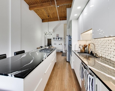 360 W Illinois Street - Photo Thumbnail 16