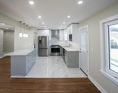 966 S Iowa Avenue - Photo Thumbnail 1
