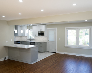 966 S Iowa Avenue - Photo Thumbnail 6