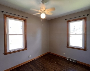 2714 W 97th Street - Photo Thumbnail 4