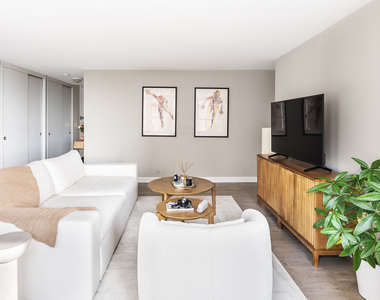 2626 N Lakeview Avenue - Photo Thumbnail 7